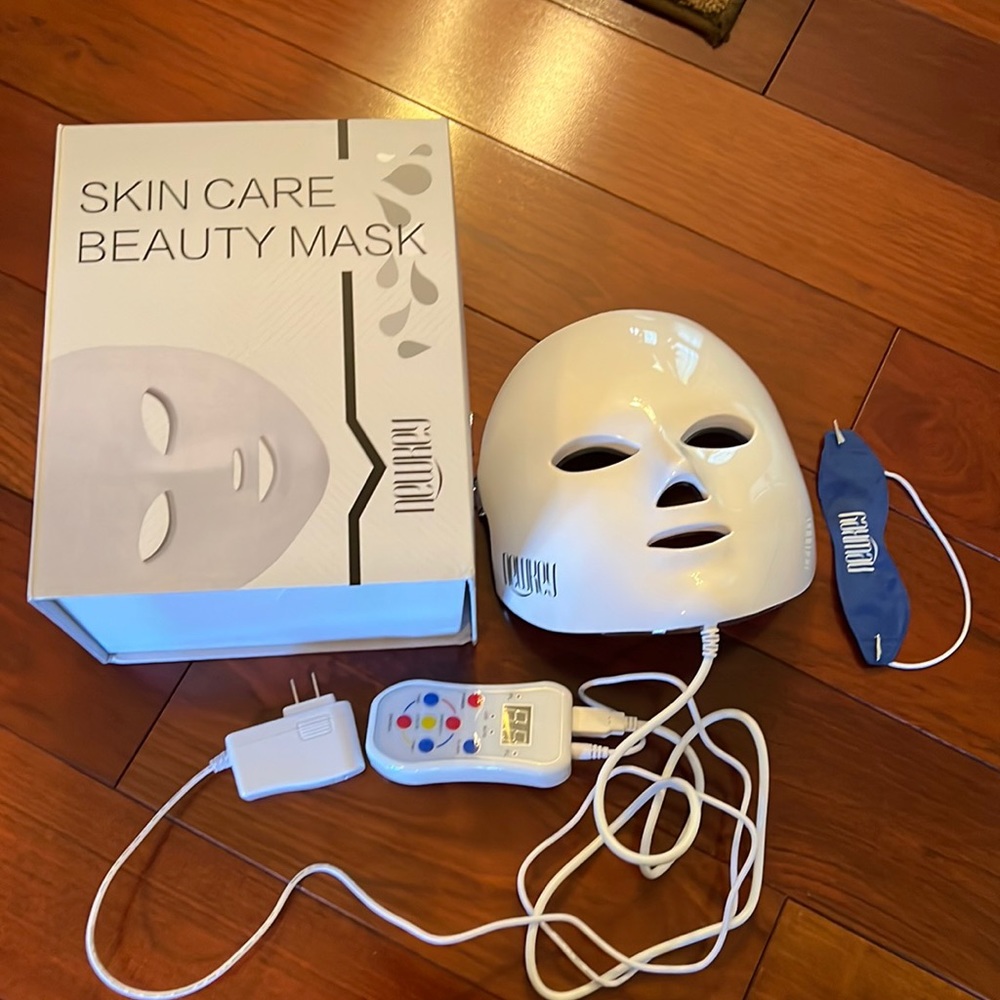 Skin Care beauty mask with LED lighting and timer.